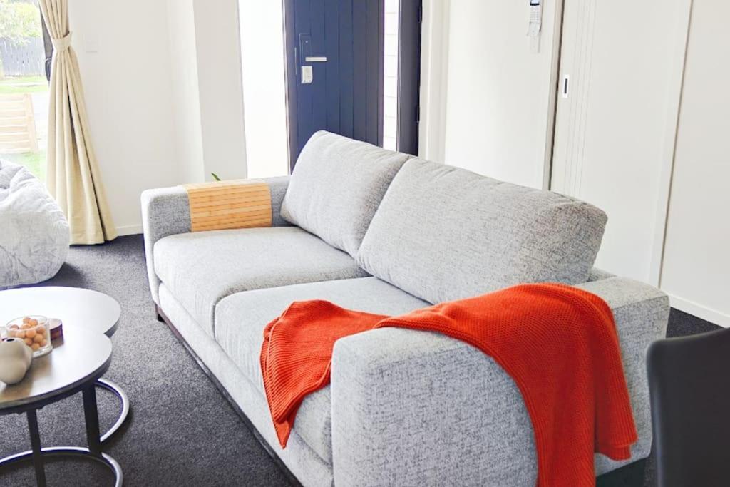 Villa Modern & Cozy New Build Retreat Hamilton Exterior foto